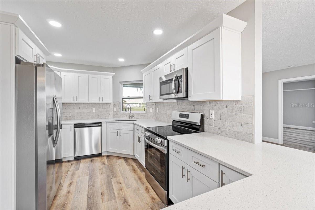 7359 VAN LAKE DR, ENGLEWOOD, FL, 34224