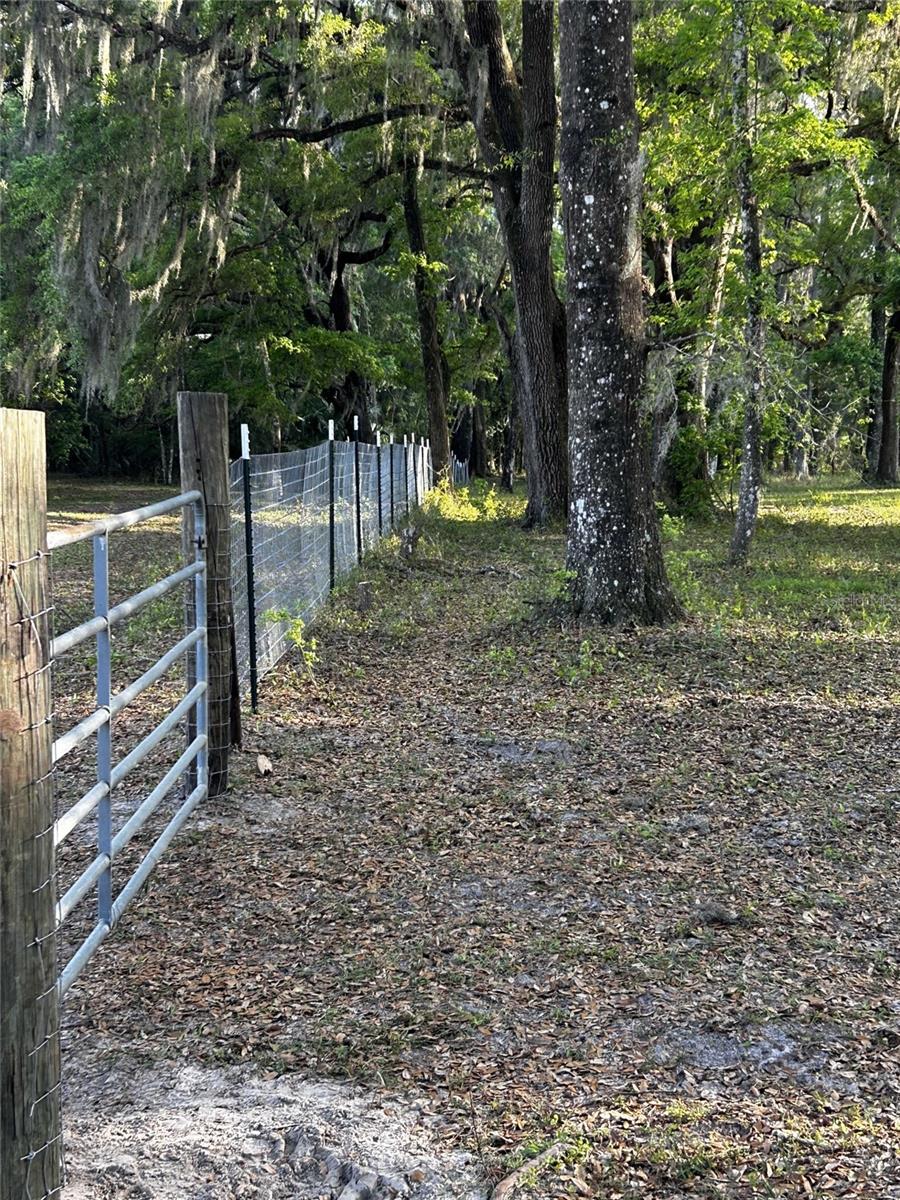 27427 HIAWATHA BLVD, BROOKSVILLE, FL, 34601