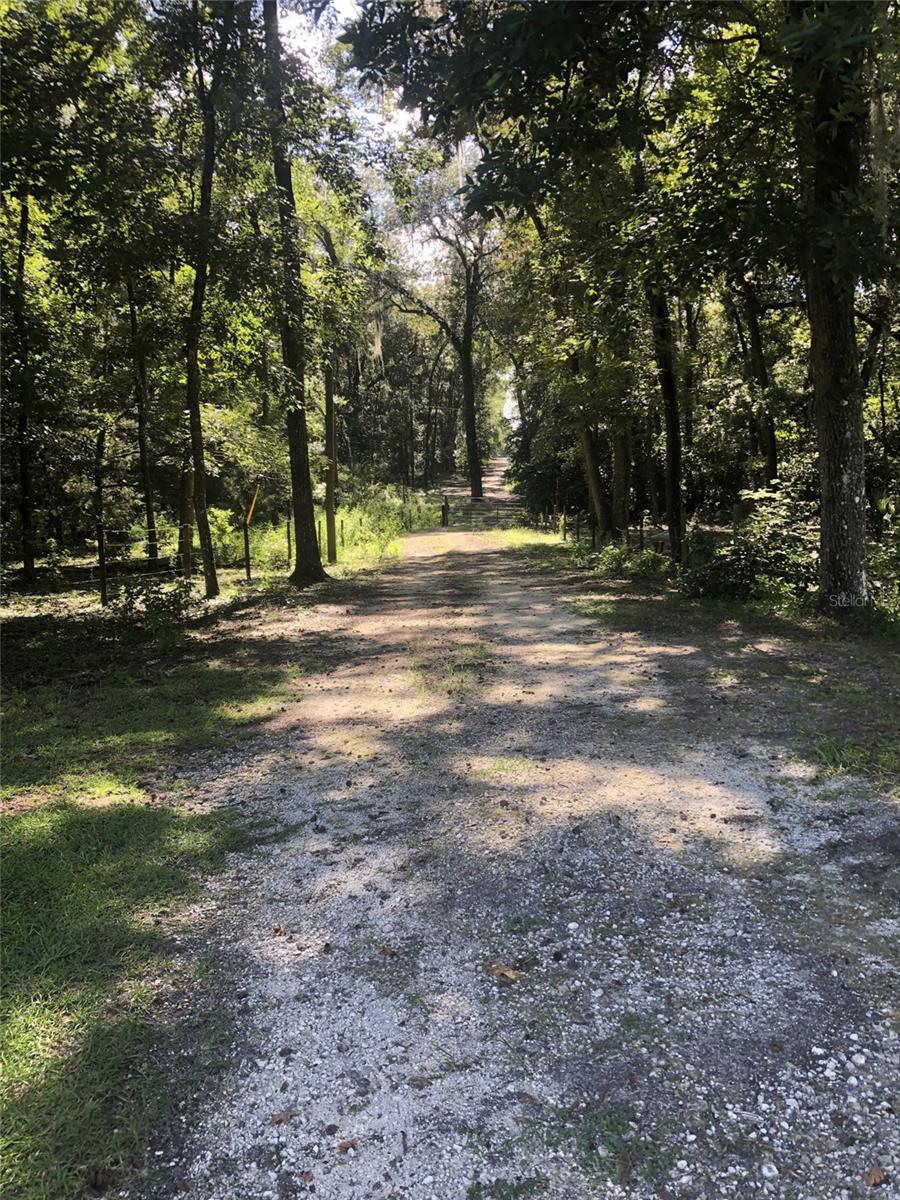 27427 HIAWATHA BLVD, BROOKSVILLE, FL, 34601