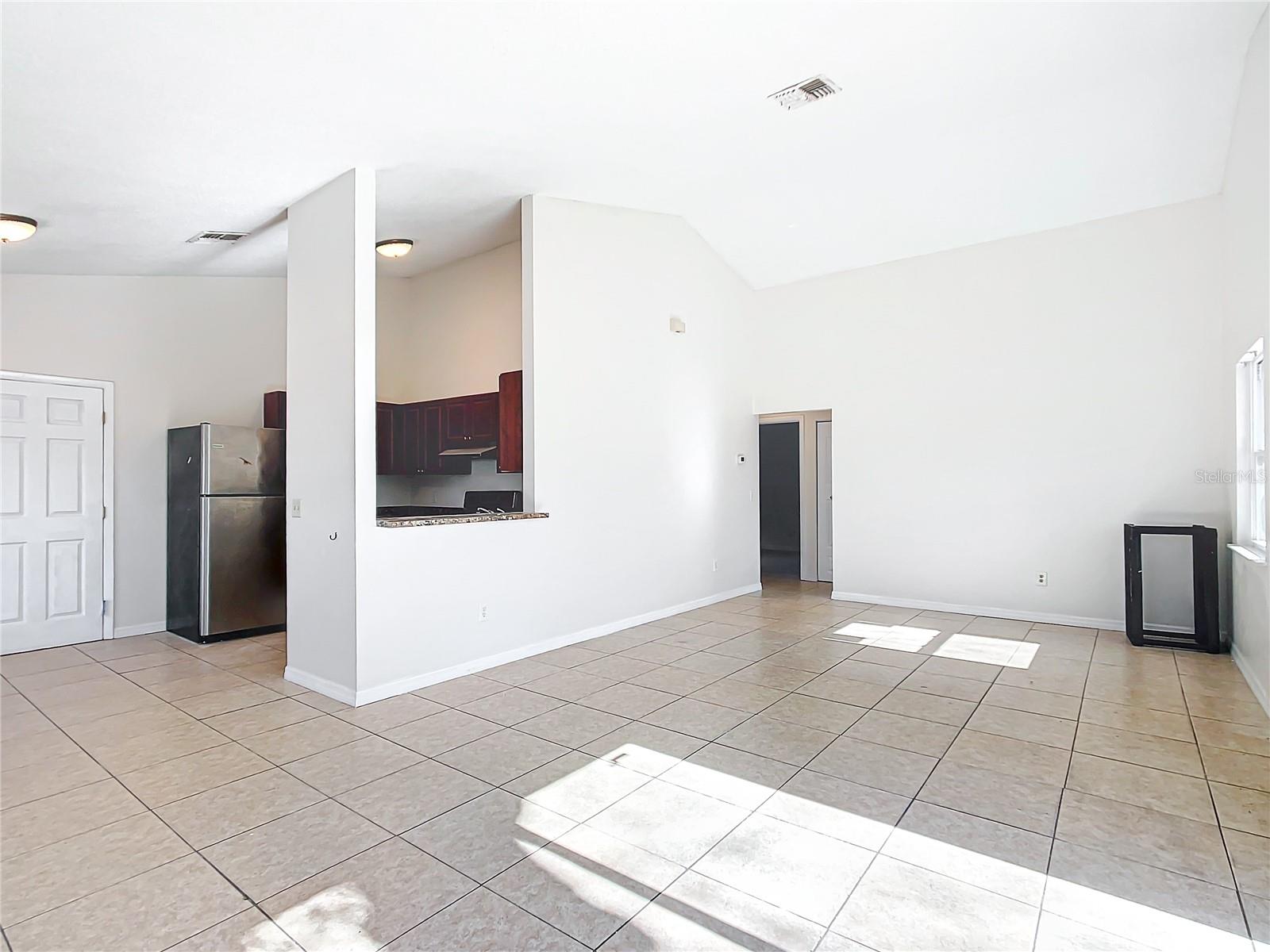 28 SPRING LOOP CIR, OCALA, FL, 34472