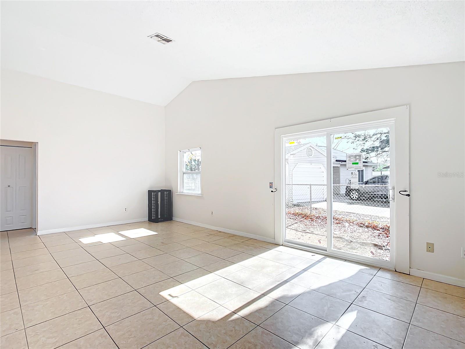 28 SPRING LOOP CIR, OCALA, FL, 34472