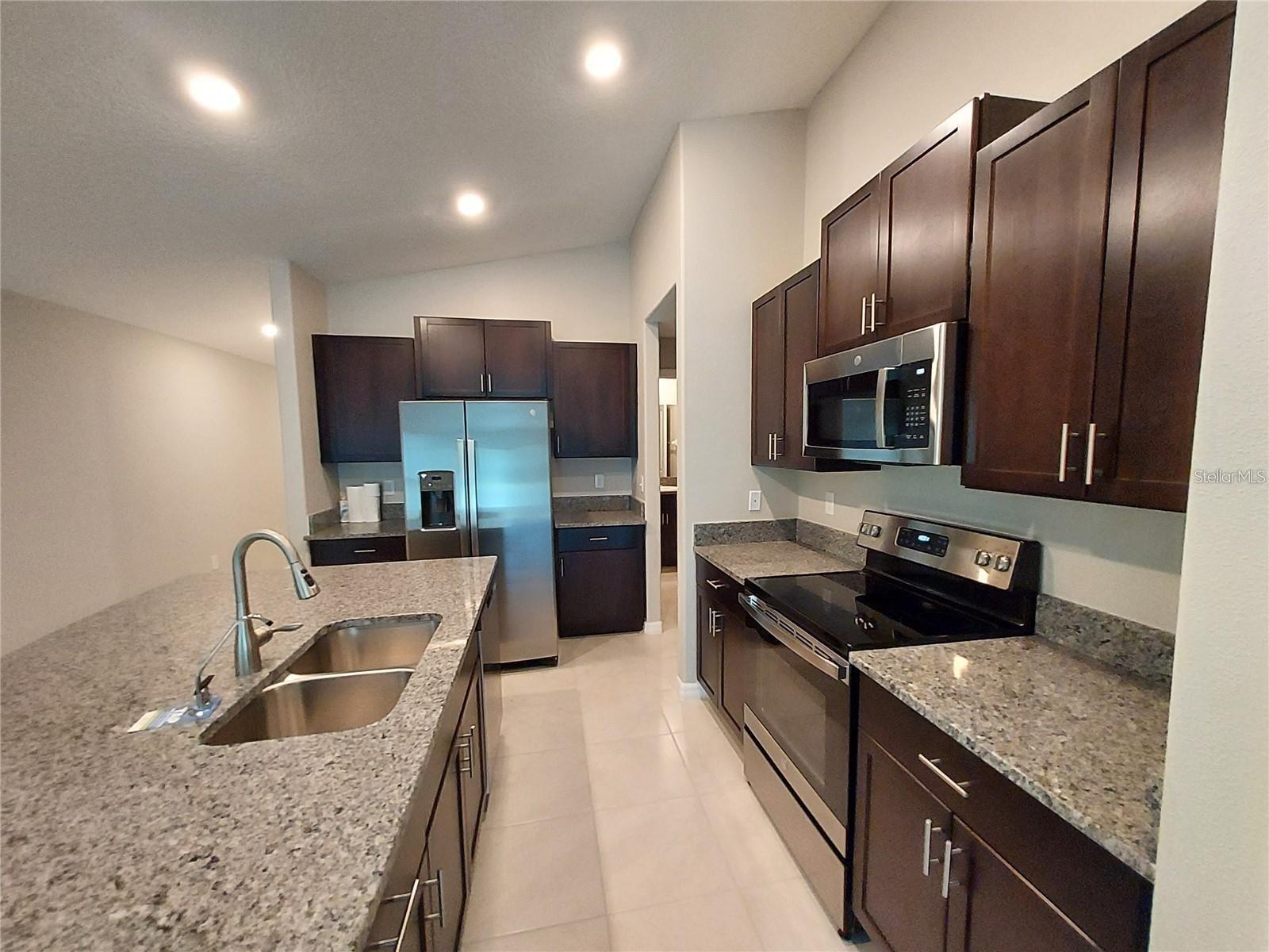 1611 YELLOW TRL, LAKELAND, FL, 33801