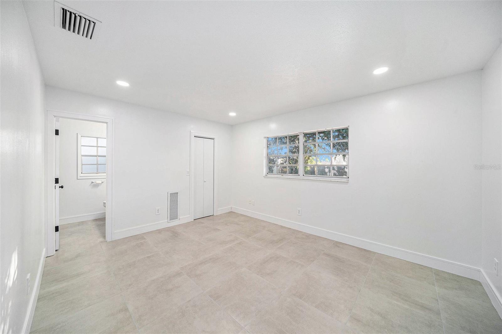 3370 LAKE PADGETT DR, LAND O LAKES, FL, 34639