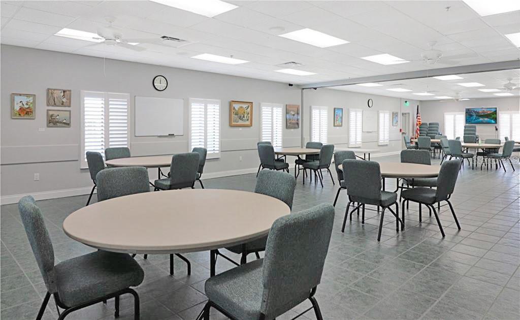 21502 KING HENRY AVE, LEESBURG, FL, 34748