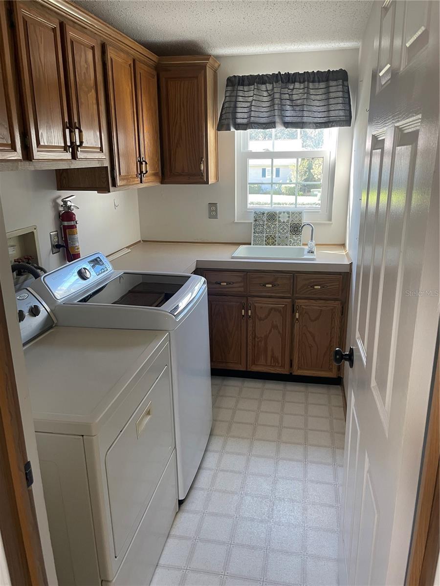 25704 OAK ALY, LEESBURG, FL, 34748