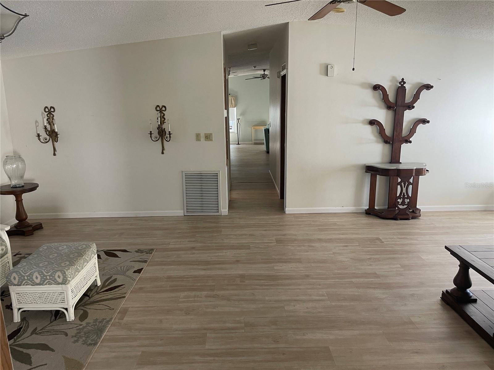 25704 OAK ALY, LEESBURG, FL, 34748