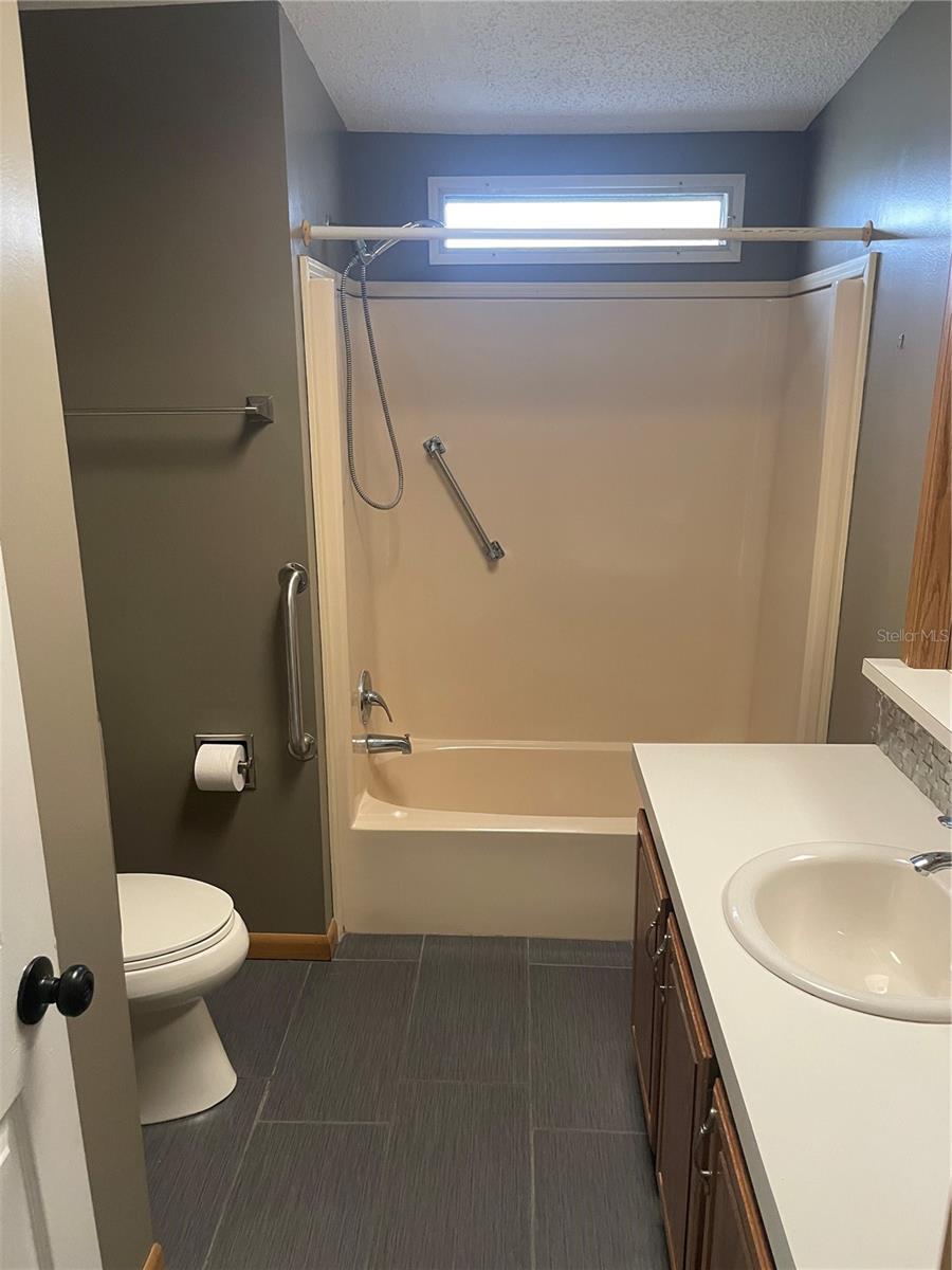 25704 OAK ALY, LEESBURG, FL, 34748