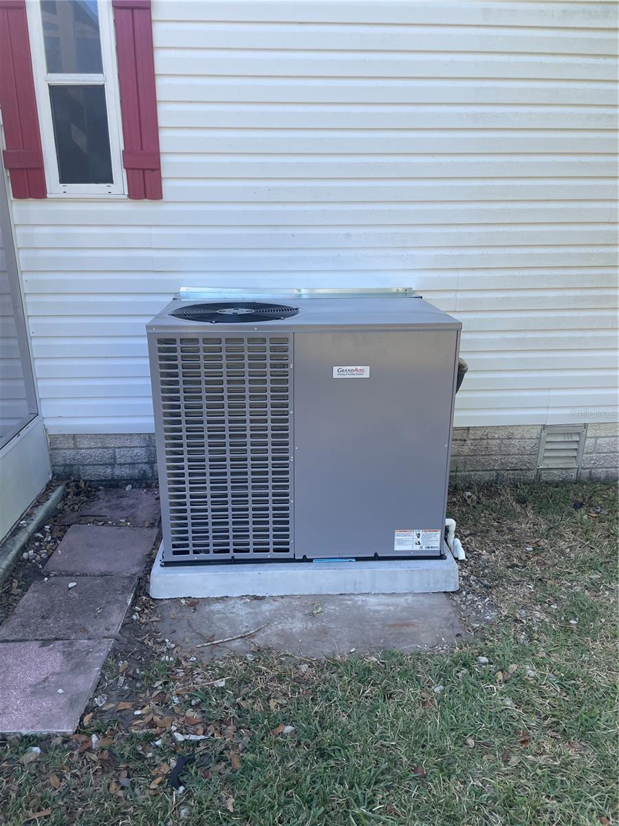 25704 OAK ALY, LEESBURG, FL, 34748