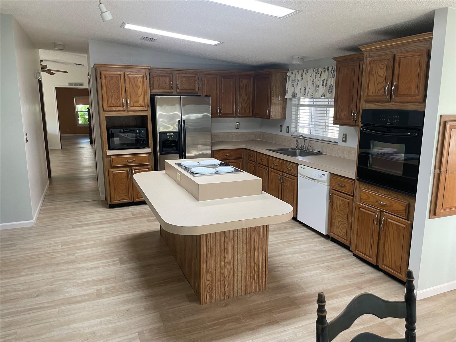 25704 OAK ALY, LEESBURG, FL, 34748