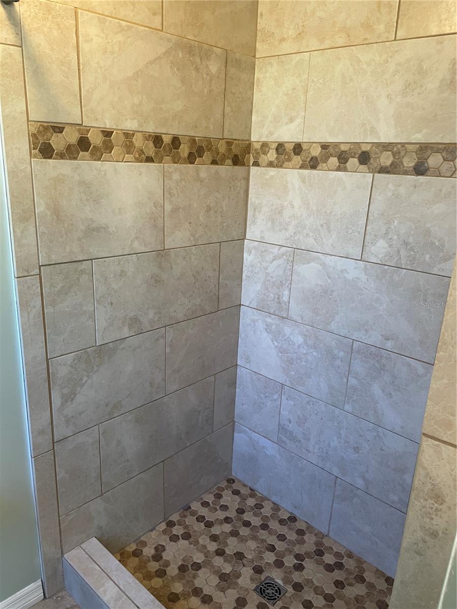 25704 OAK ALY, LEESBURG, FL, 34748