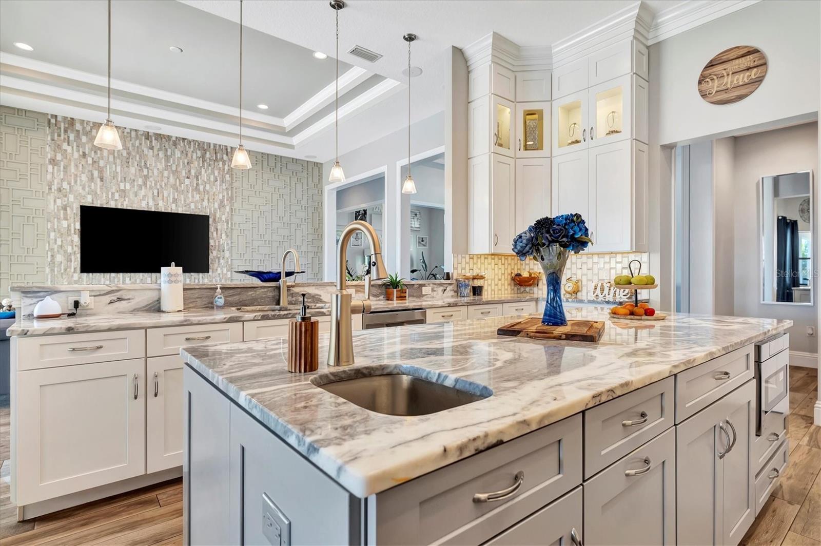 323 HAWK TALON DR, LITHIA, FL, 33547