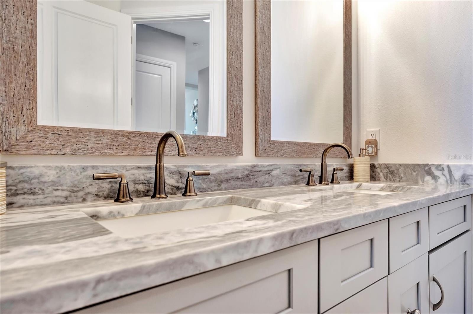 323 HAWK TALON DR, LITHIA, FL, 33547