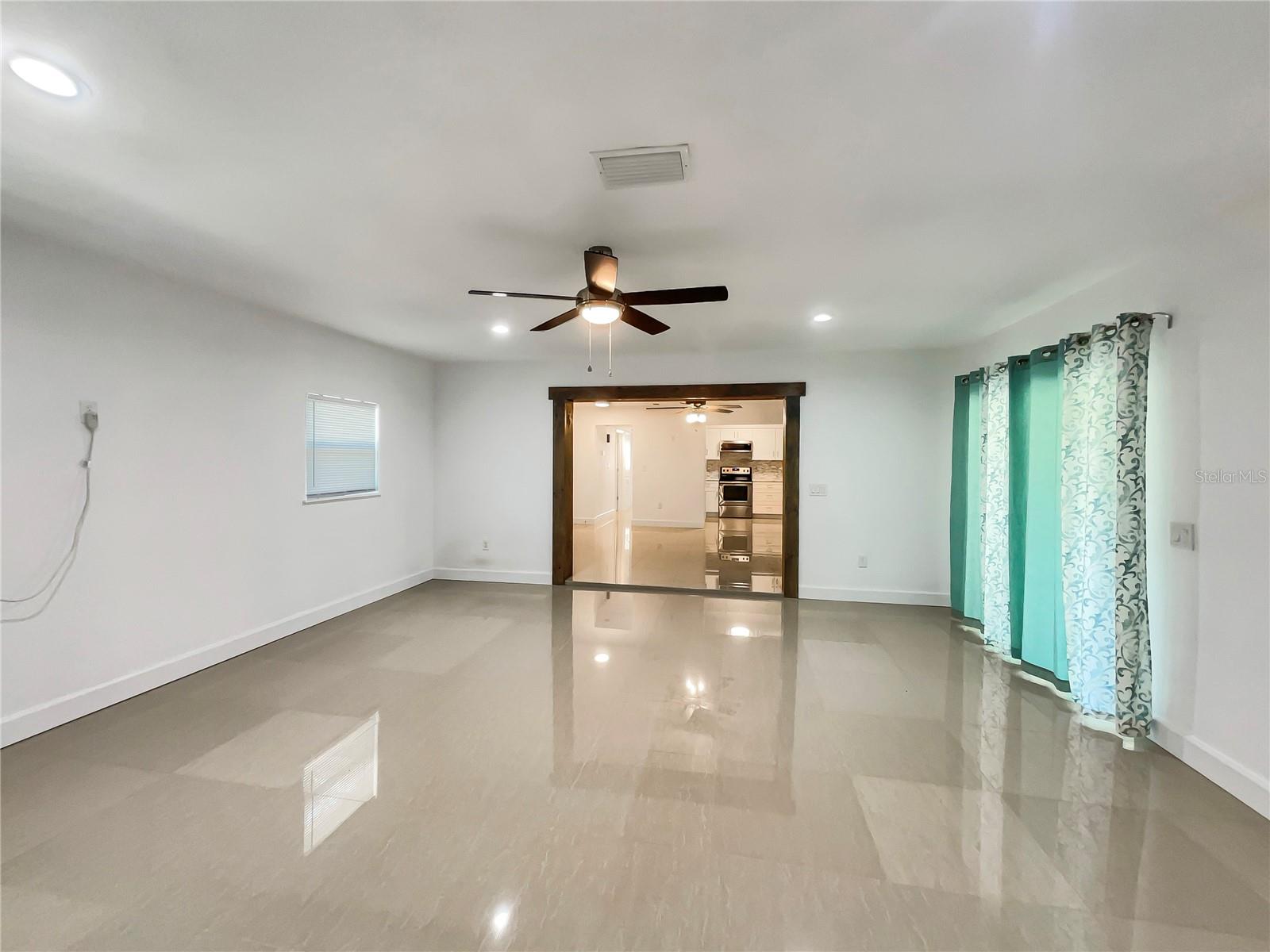 2410 SANFORD AVE, SANFORD, FL, 32771