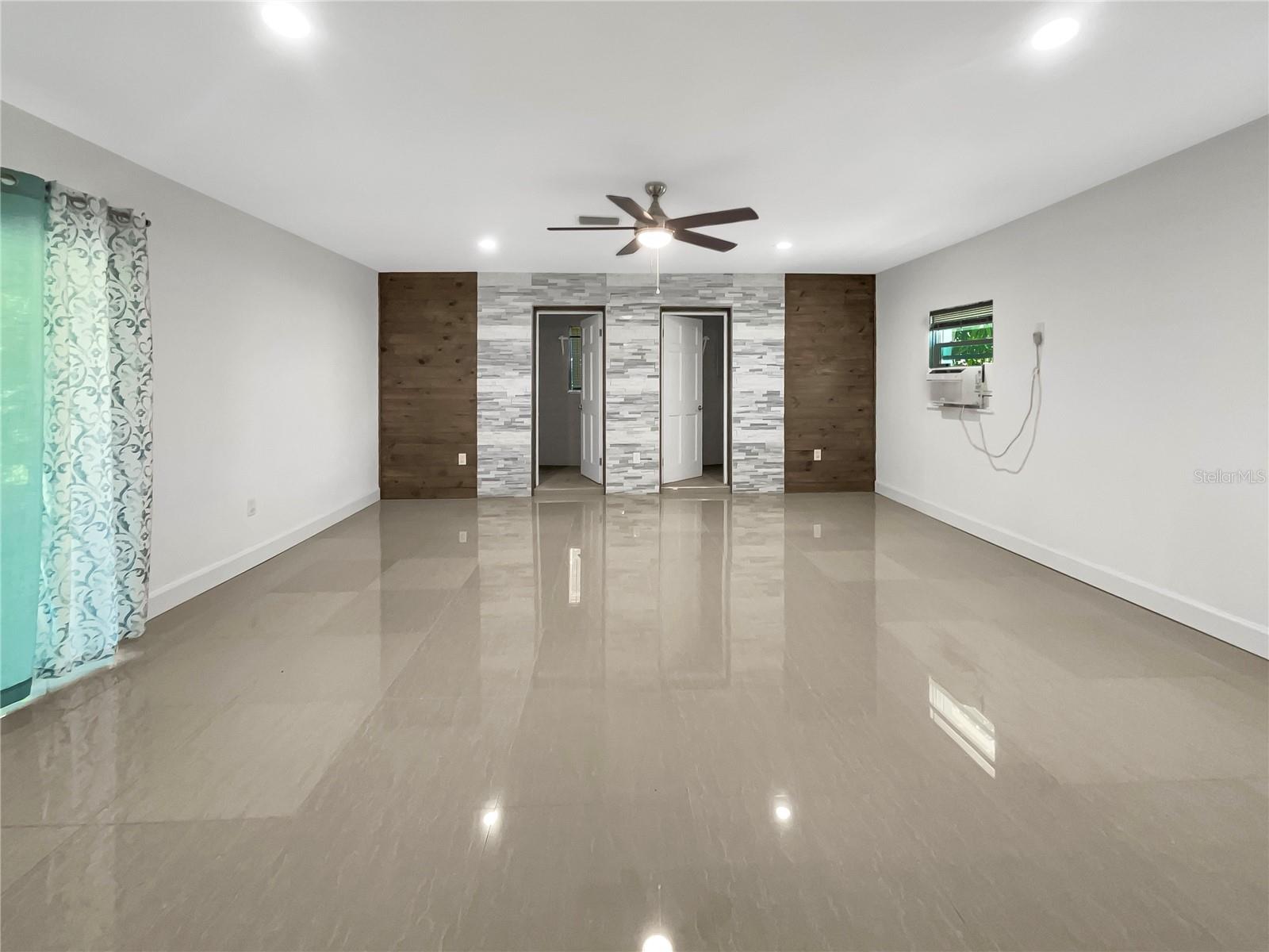 2410 SANFORD AVE, SANFORD, FL, 32771