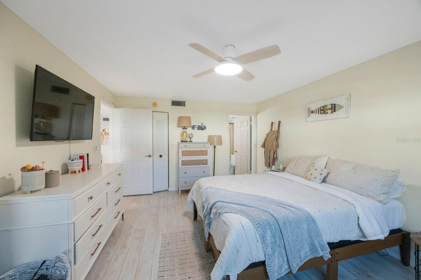1753 BELLEAIR FOREST DR #E2, BELLEAIR, FL, 33756