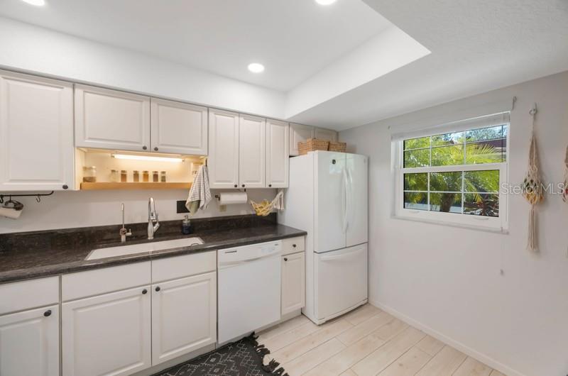1753 BELLEAIR FOREST DR #E2, BELLEAIR, FL, 33756