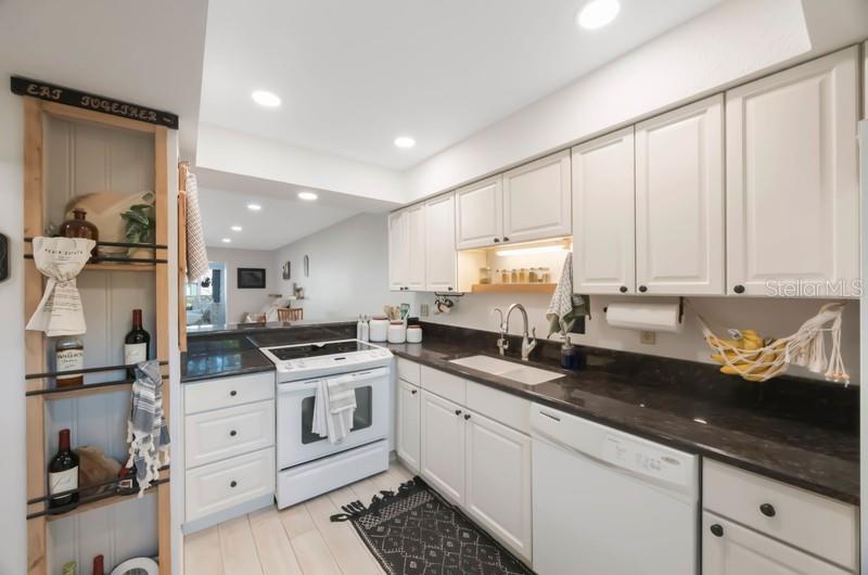 1753 BELLEAIR FOREST DR #E2, BELLEAIR, FL, 33756
