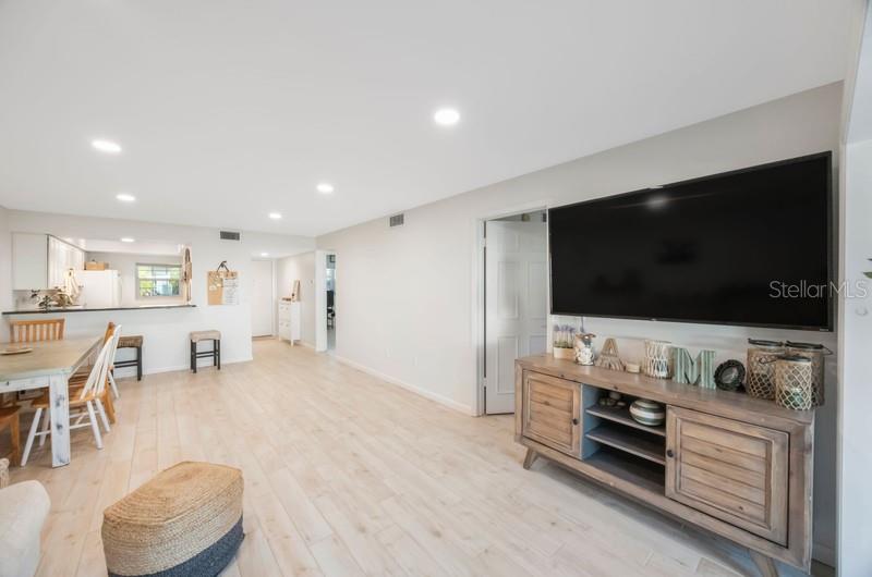 1753 BELLEAIR FOREST DR #E2, BELLEAIR, FL, 33756