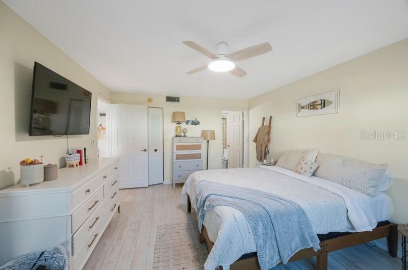 1753 BELLEAIR FOREST DR #E2, BELLEAIR, FL, 33756
