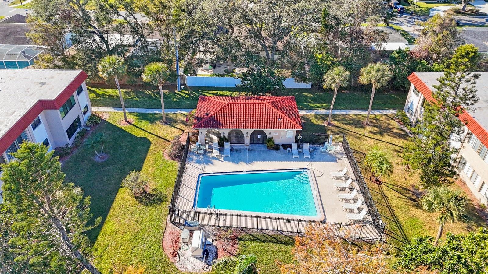 1753 BELLEAIR FOREST DR #E2, BELLEAIR, FL, 33756