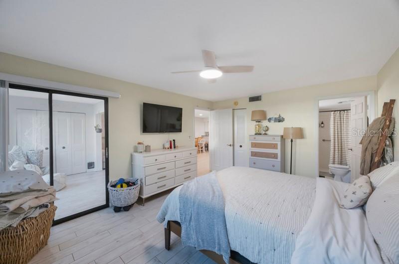 1753 BELLEAIR FOREST DR #E2, BELLEAIR, FL, 33756