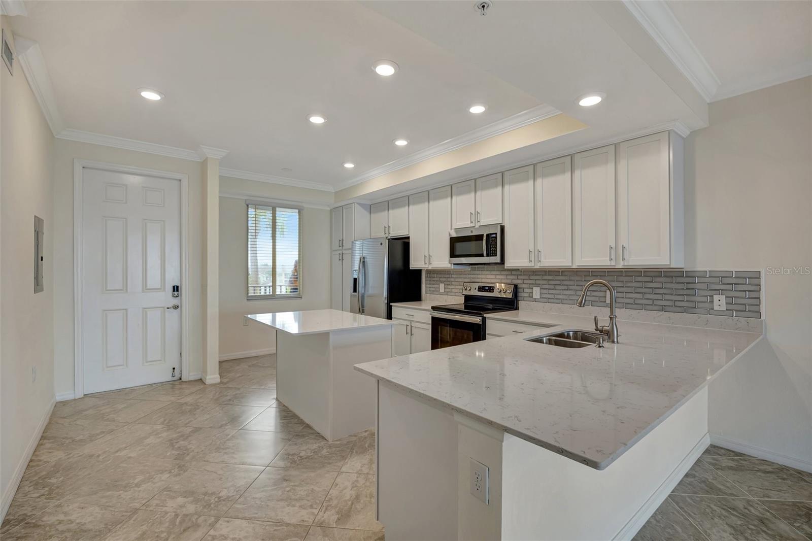 910 TIDEWATER SHORES LOOP #304, BRADENTON, FL, 34208