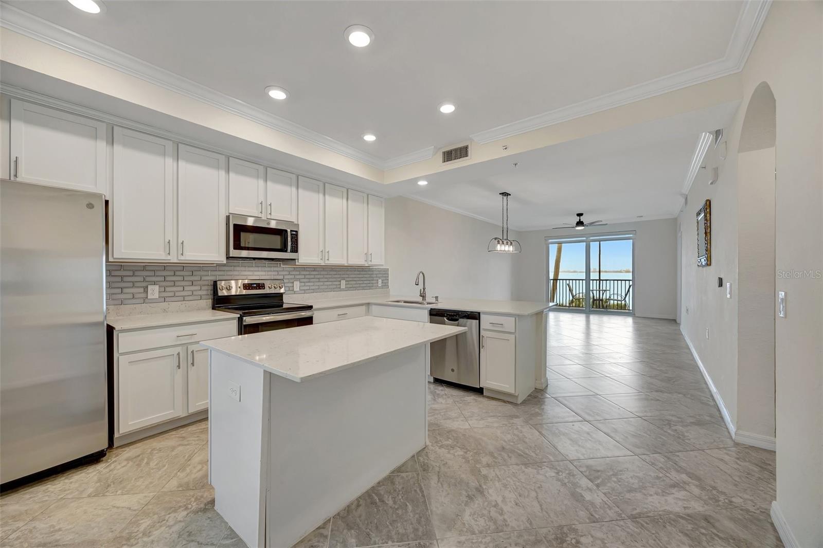 910 TIDEWATER SHORES LOOP #304, BRADENTON, FL, 34208