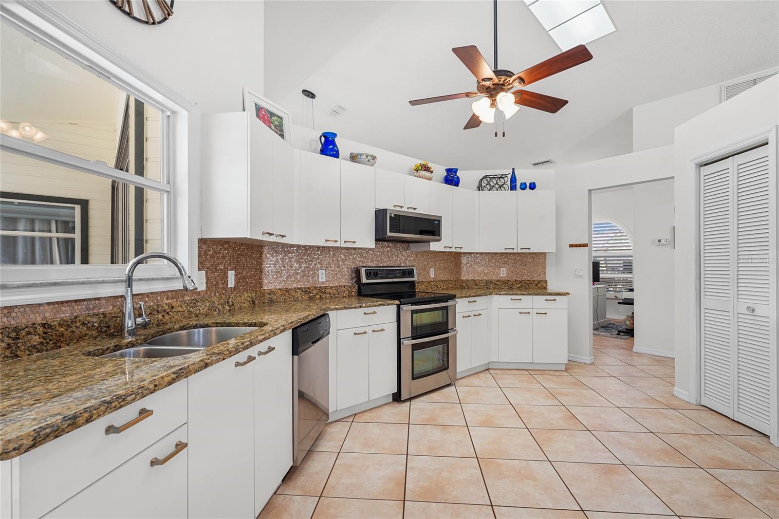 4028 DOVER DR E, BRADENTON, FL, 34203