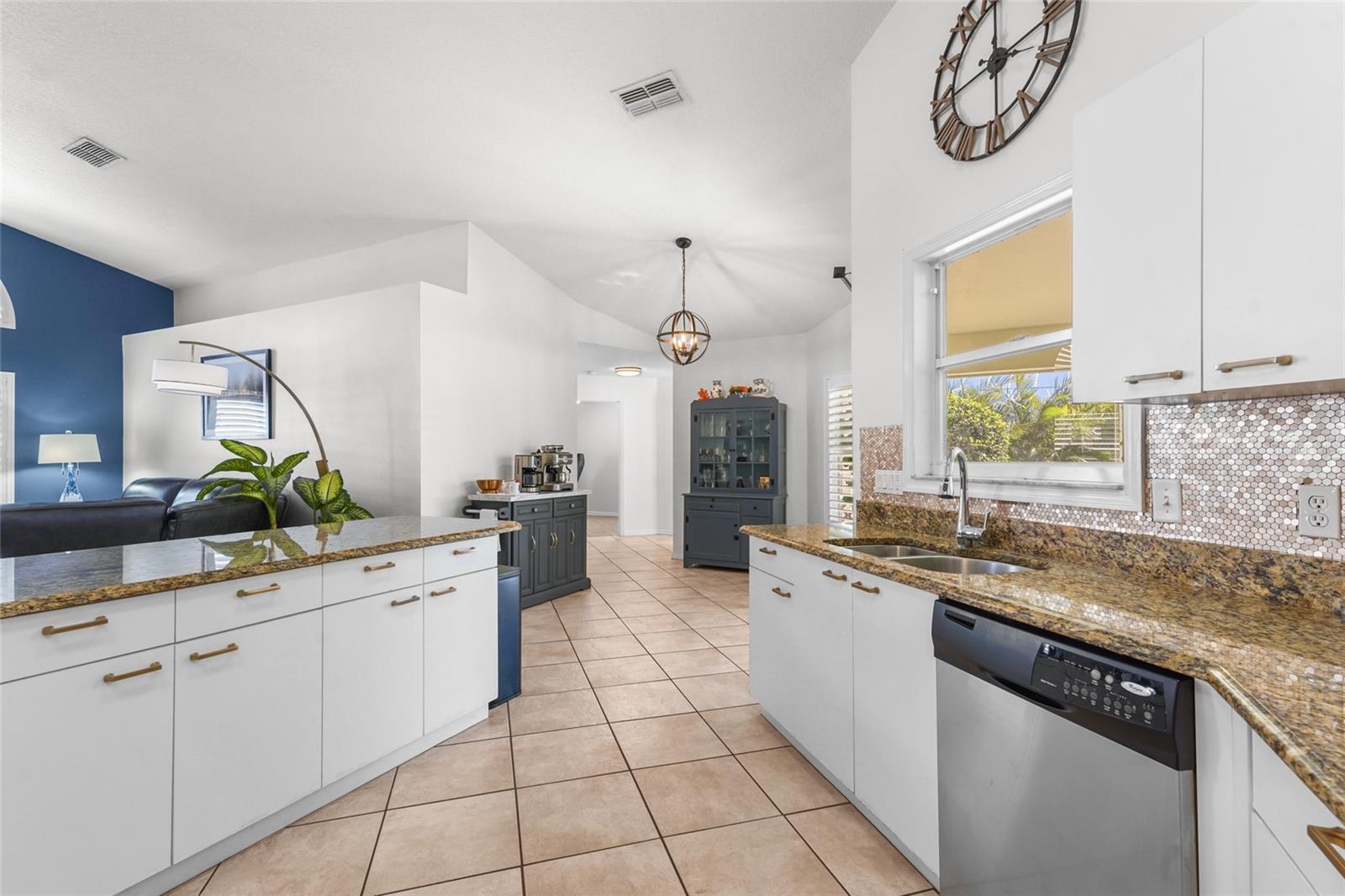 4028 DOVER DR E, BRADENTON, FL, 34203