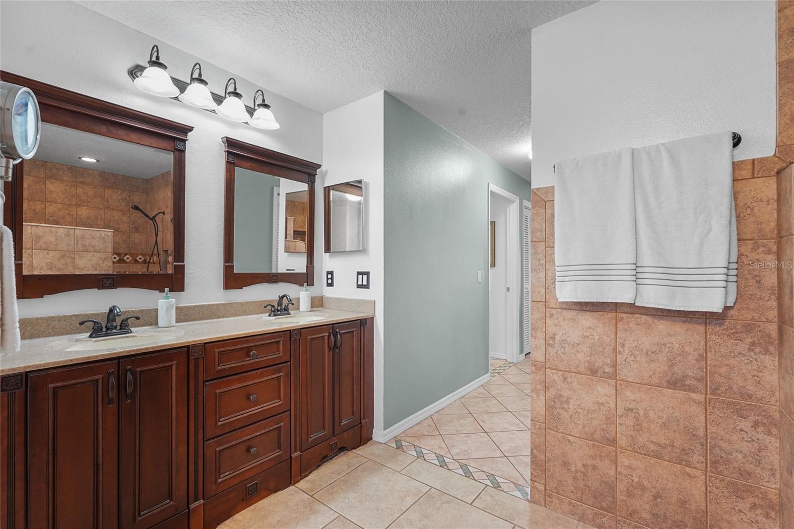 4028 DOVER DR E, BRADENTON, FL, 34203