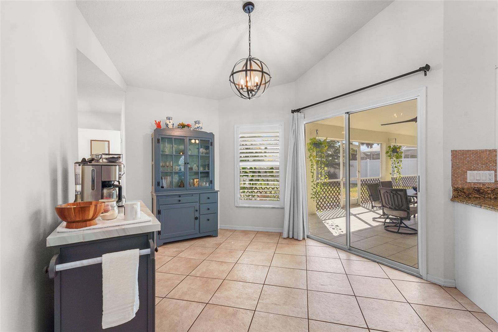 4028 DOVER DR E, BRADENTON, FL, 34203