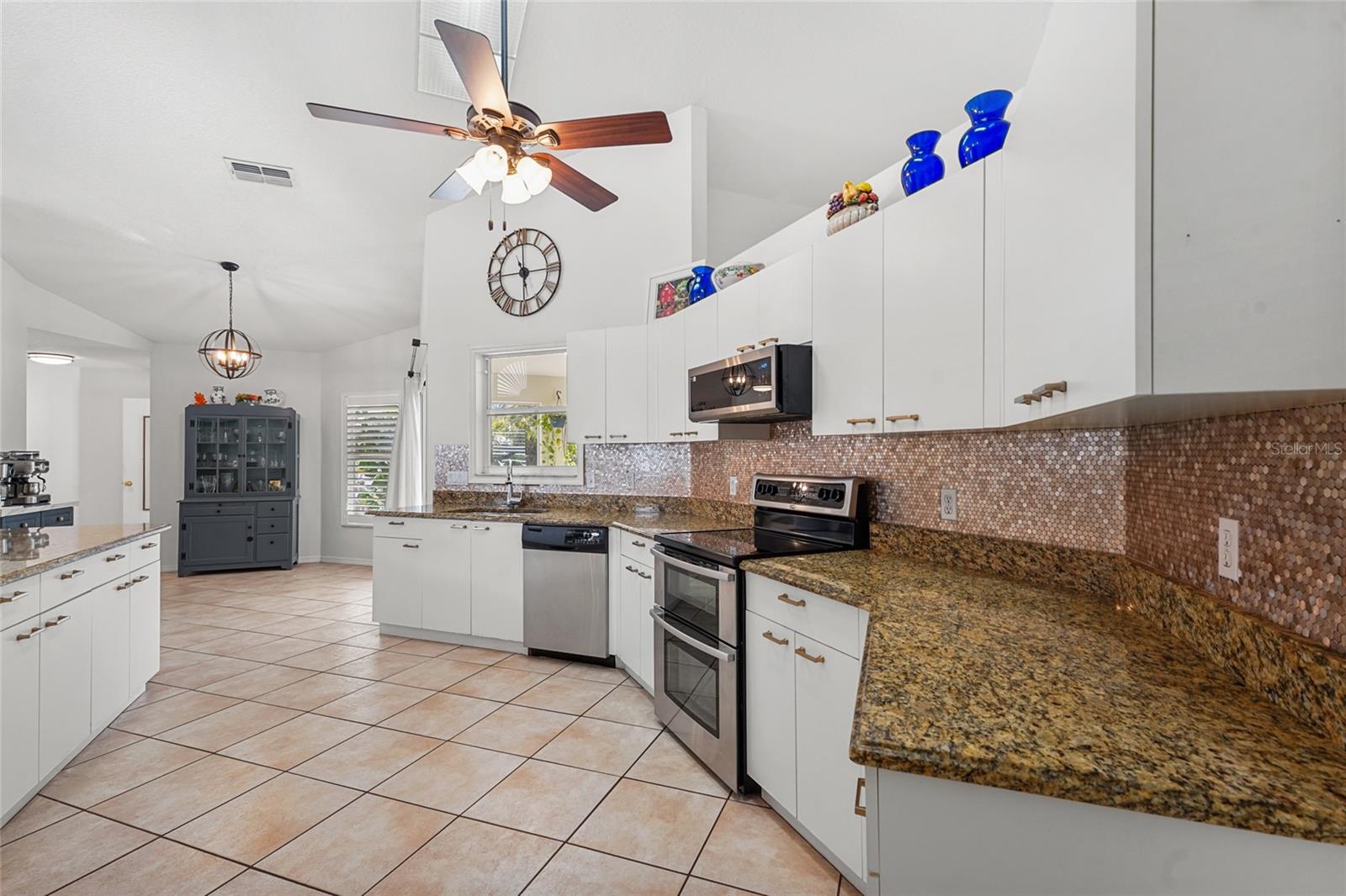 4028 DOVER DR E, BRADENTON, FL, 34203