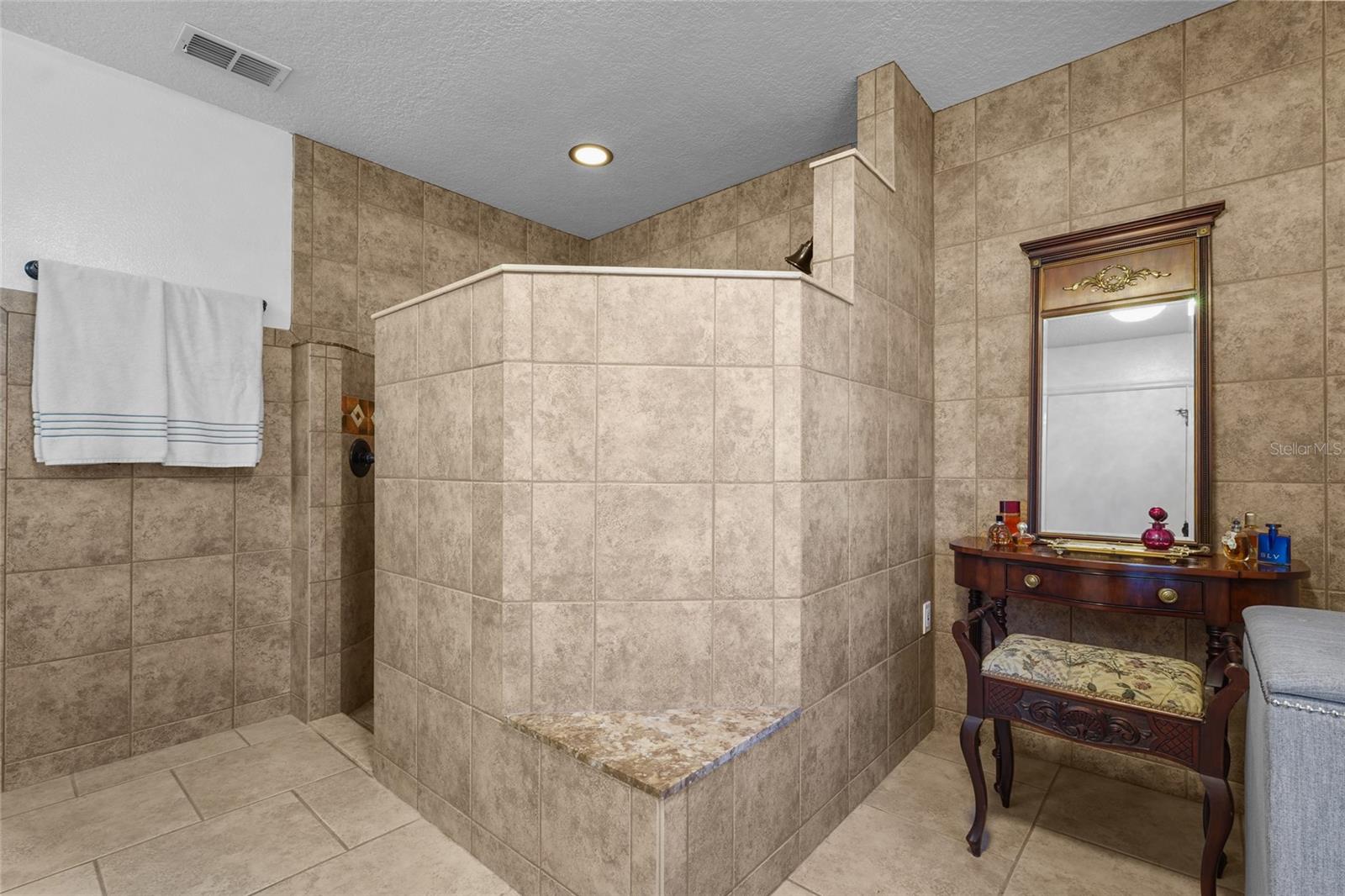 4028 DOVER DR E, BRADENTON, FL, 34203