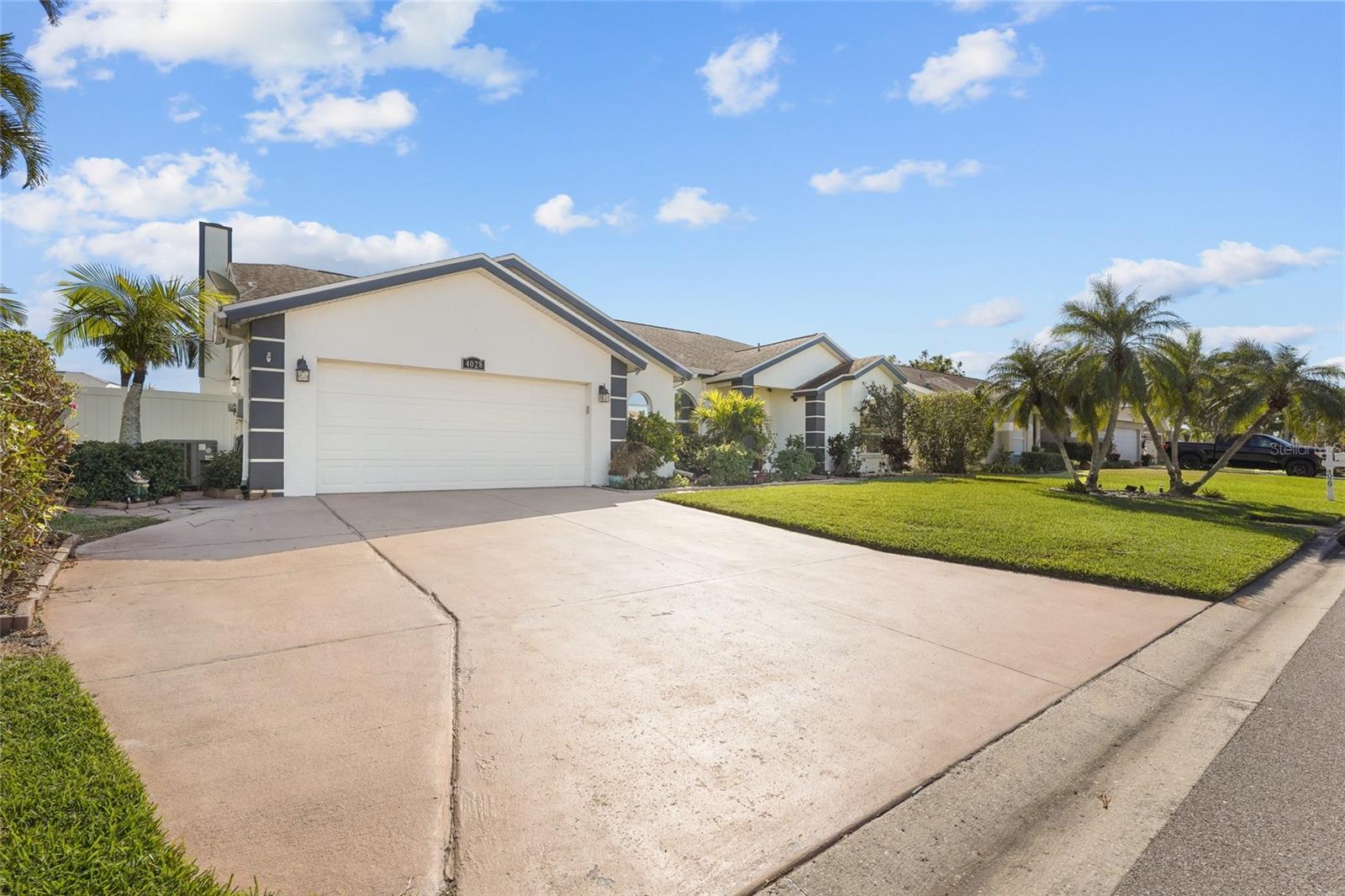 4028 DOVER DR E, BRADENTON, FL, 34203