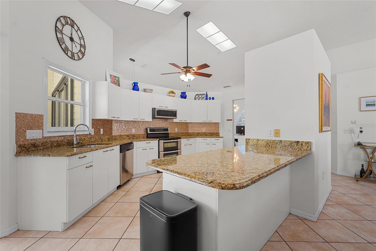 4028 DOVER DR E, BRADENTON, FL, 34203