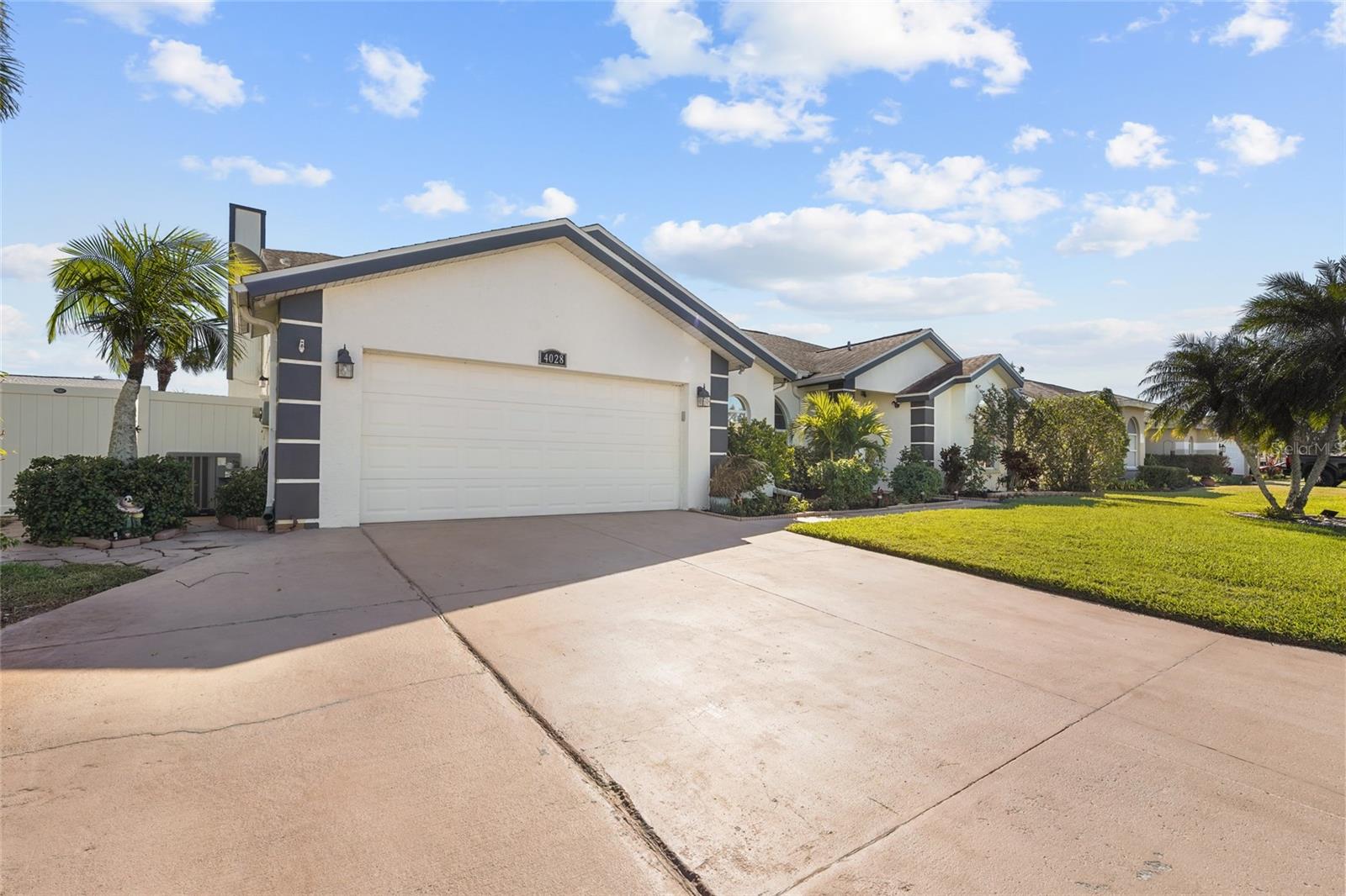 4028 DOVER DR E, BRADENTON, FL, 34203