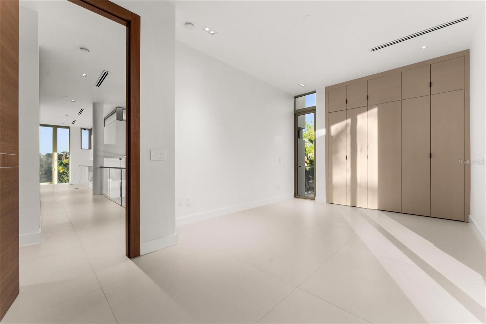 O6260493 Property Photo