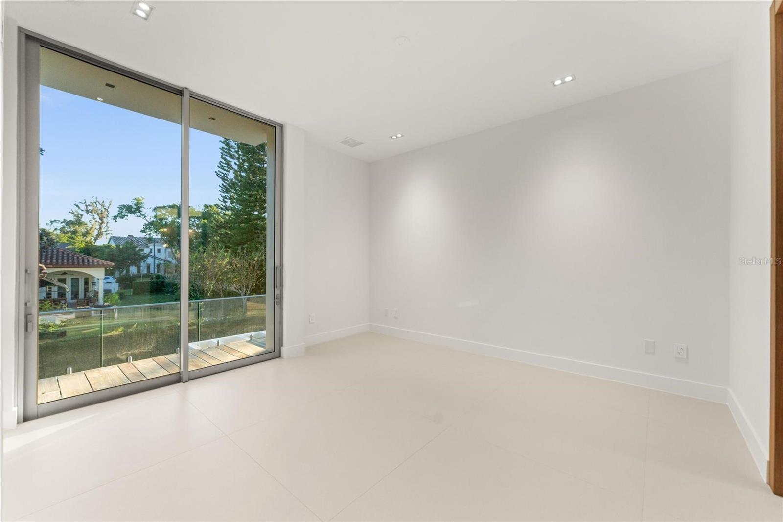 O6260493 Property Photo