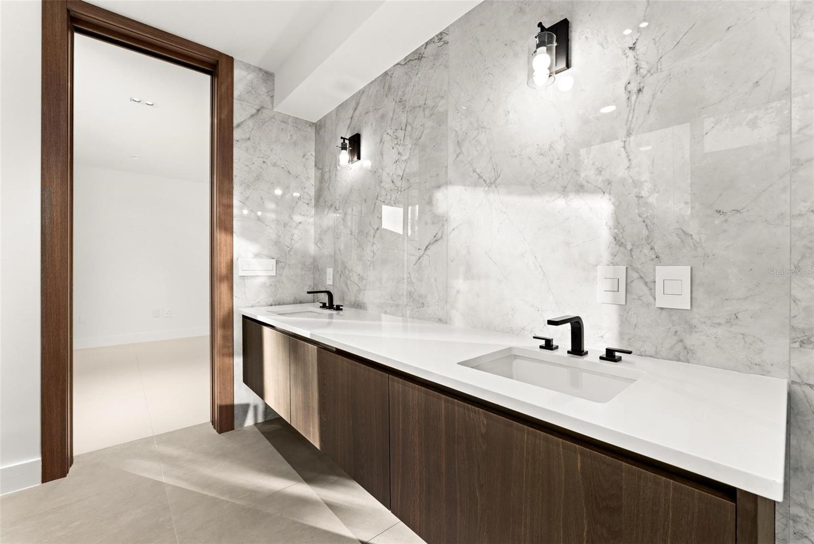 O6260493 Property Photo