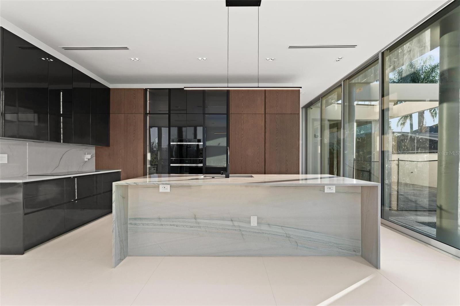 O6260493 Property Photo