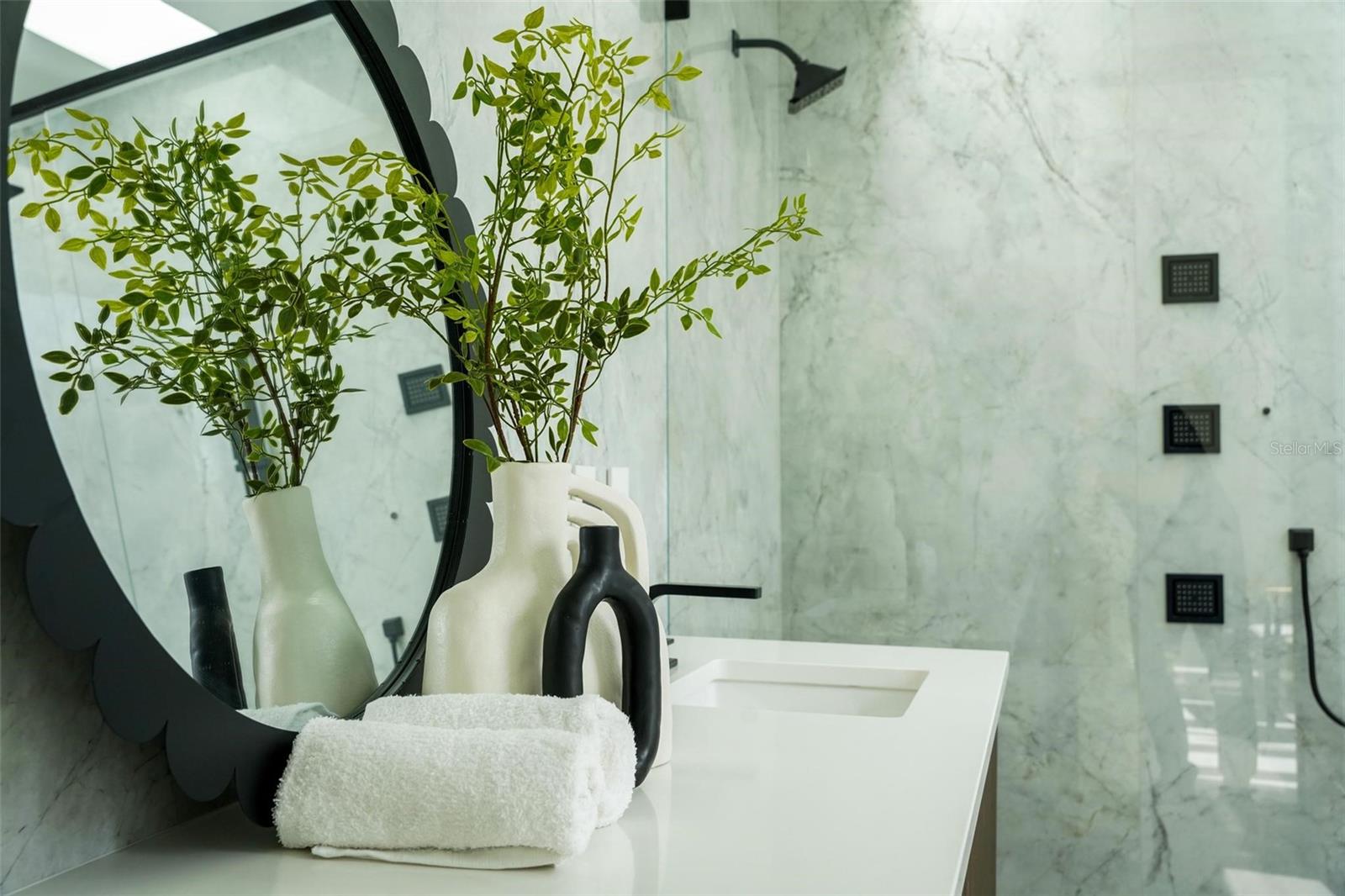 O6260493 Property Photo