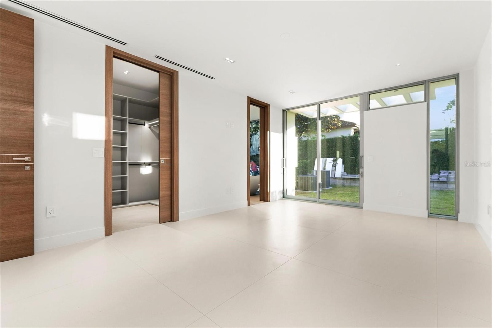 O6260493 Property Photo