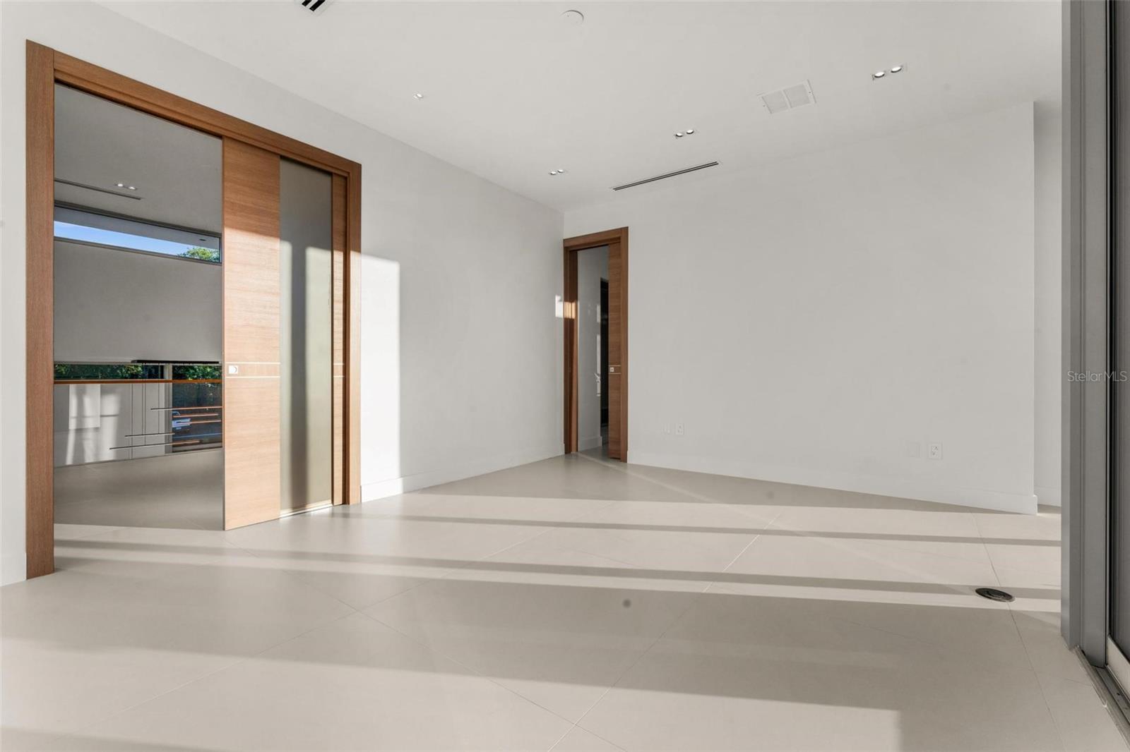 O6260493 Property Photo