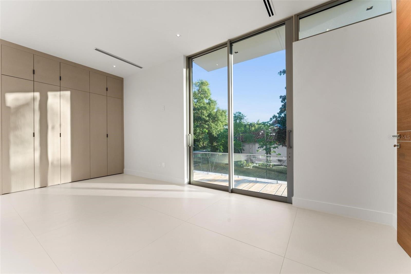 O6260493 Property Photo