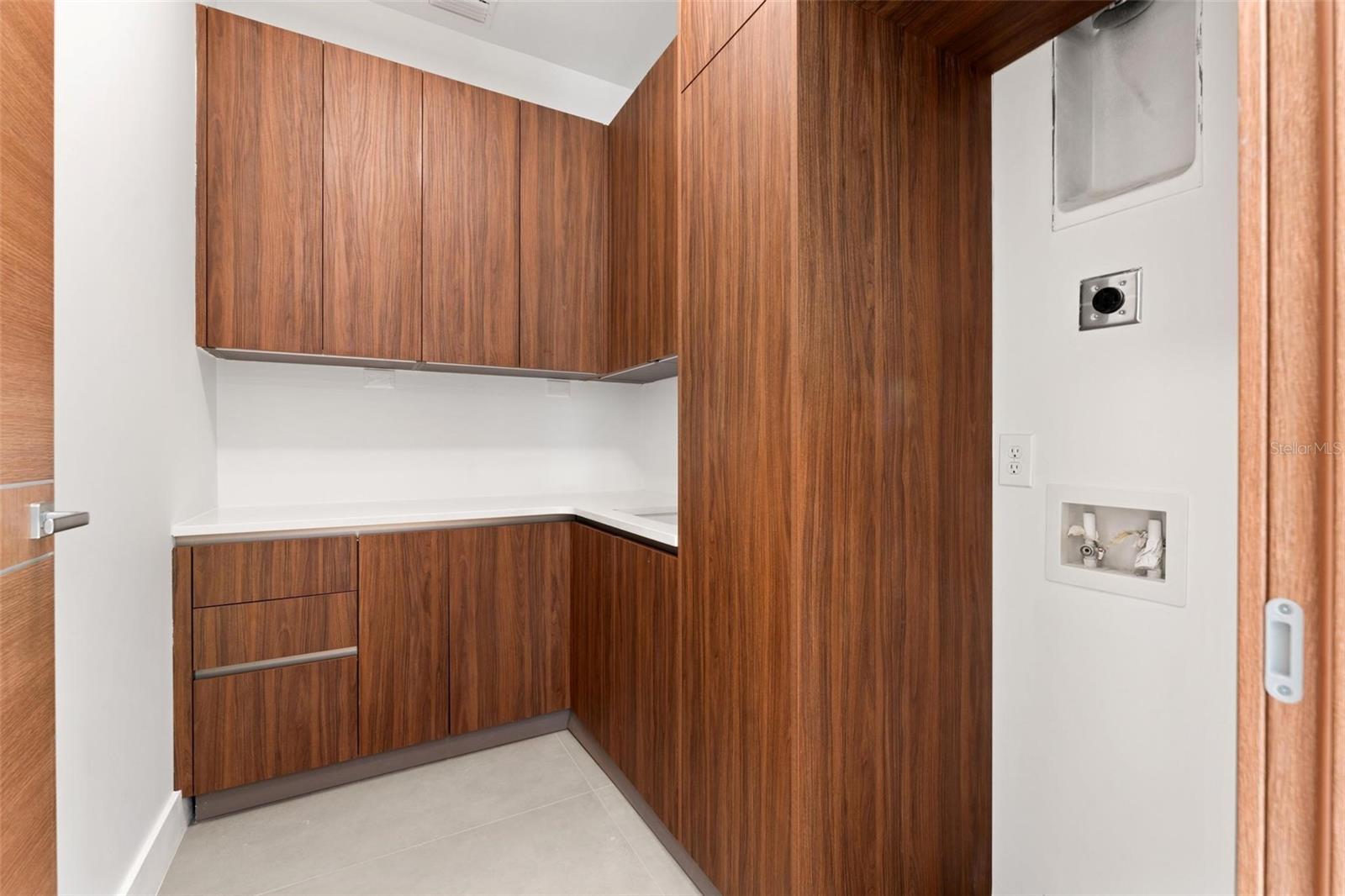 O6260493 Property Photo