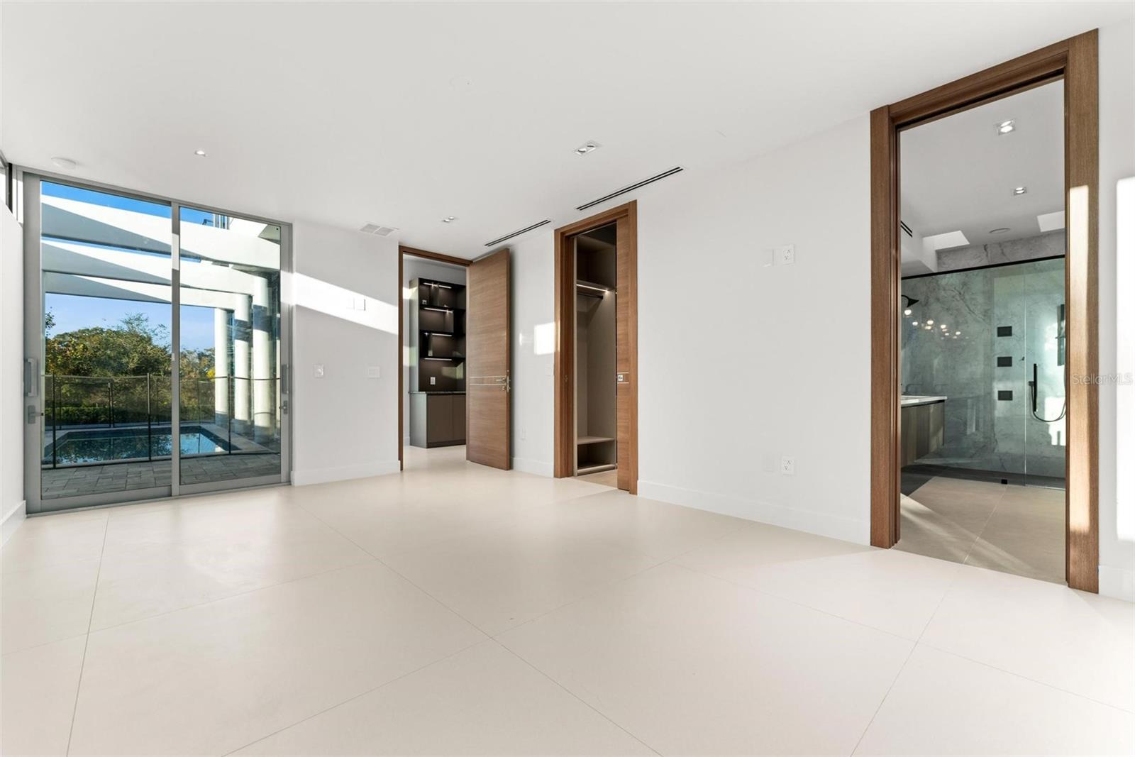 O6260493 Property Photo