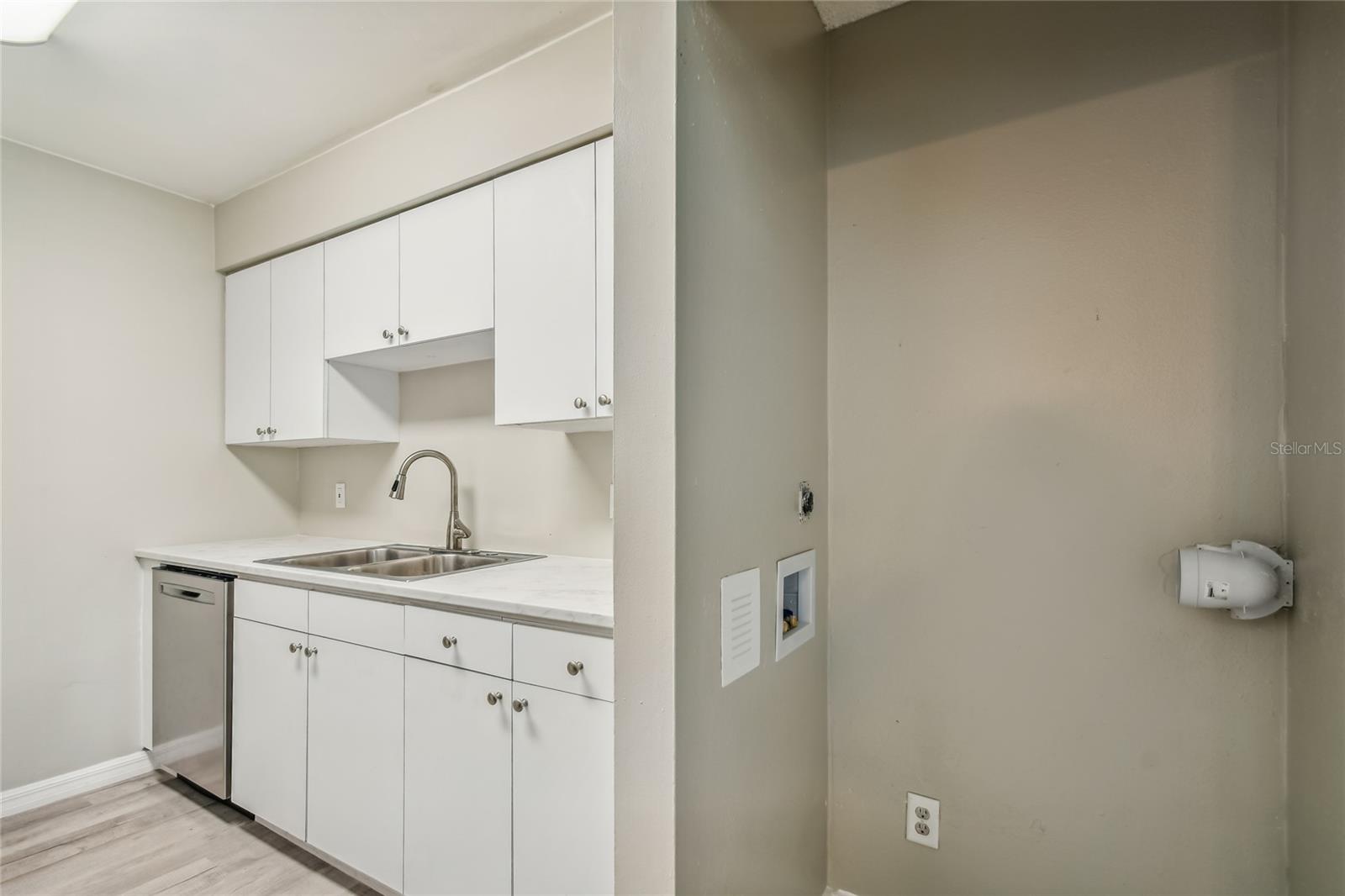 9134 TUDOR DR #M108, TAMPA, FL, 33615