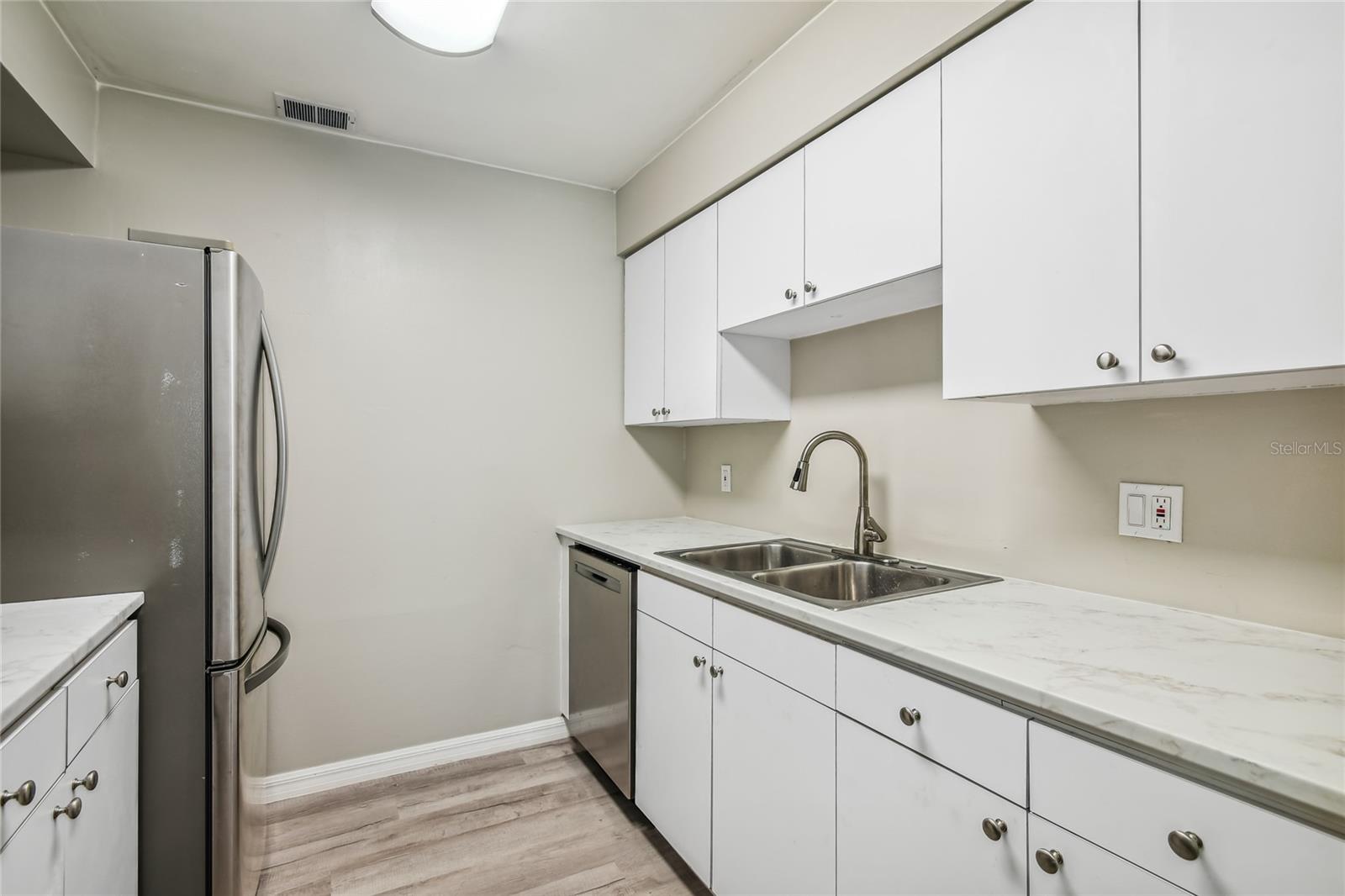 9134 TUDOR DR #M108, TAMPA, FL, 33615