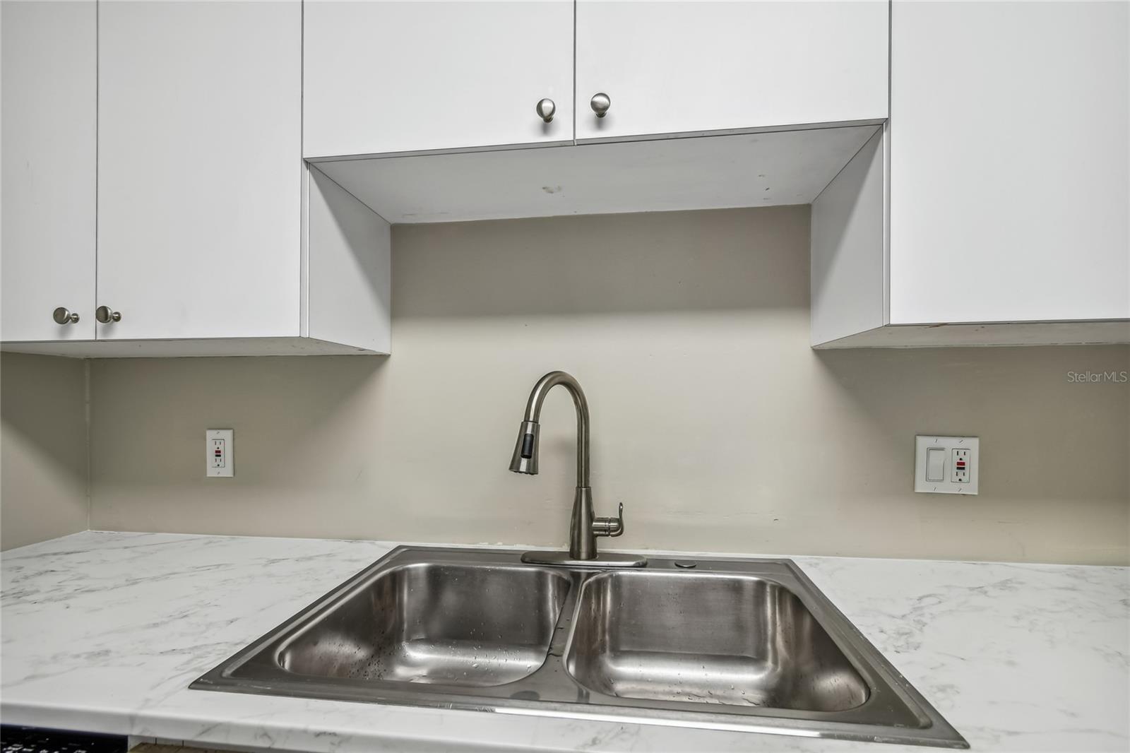 9134 TUDOR DR #M108, TAMPA, FL, 33615
