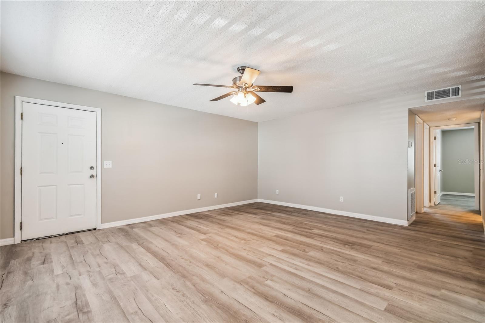 9134 TUDOR DR #M108, TAMPA, FL, 33615